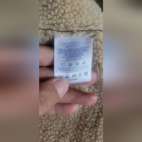 Lands End faux suede & sherpa vest (12/14) - Picture 7 of 10